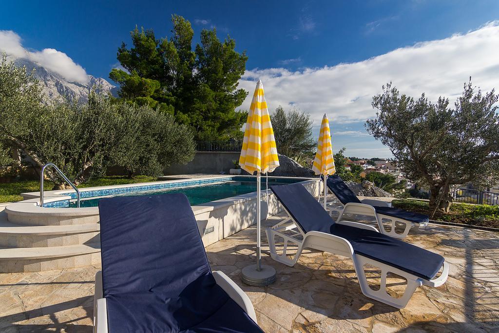 Apartments Ana Baška Voda エクステリア 写真